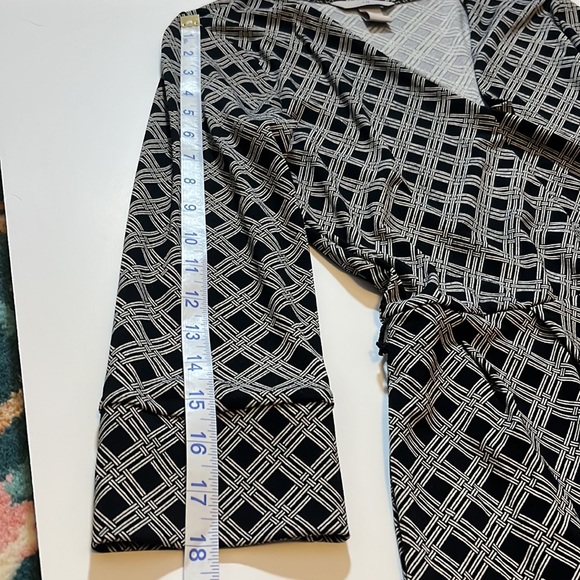 H&M long sleeve knee length dress - Picture 2 of 4